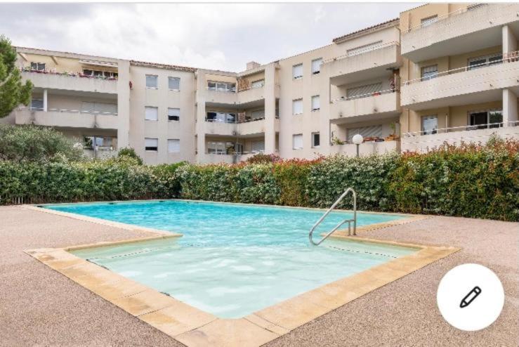 Joli T2/ Tram/ Clim/ Parking/ Wifi/ Piscine Appartement Montpellier Buitenkant foto