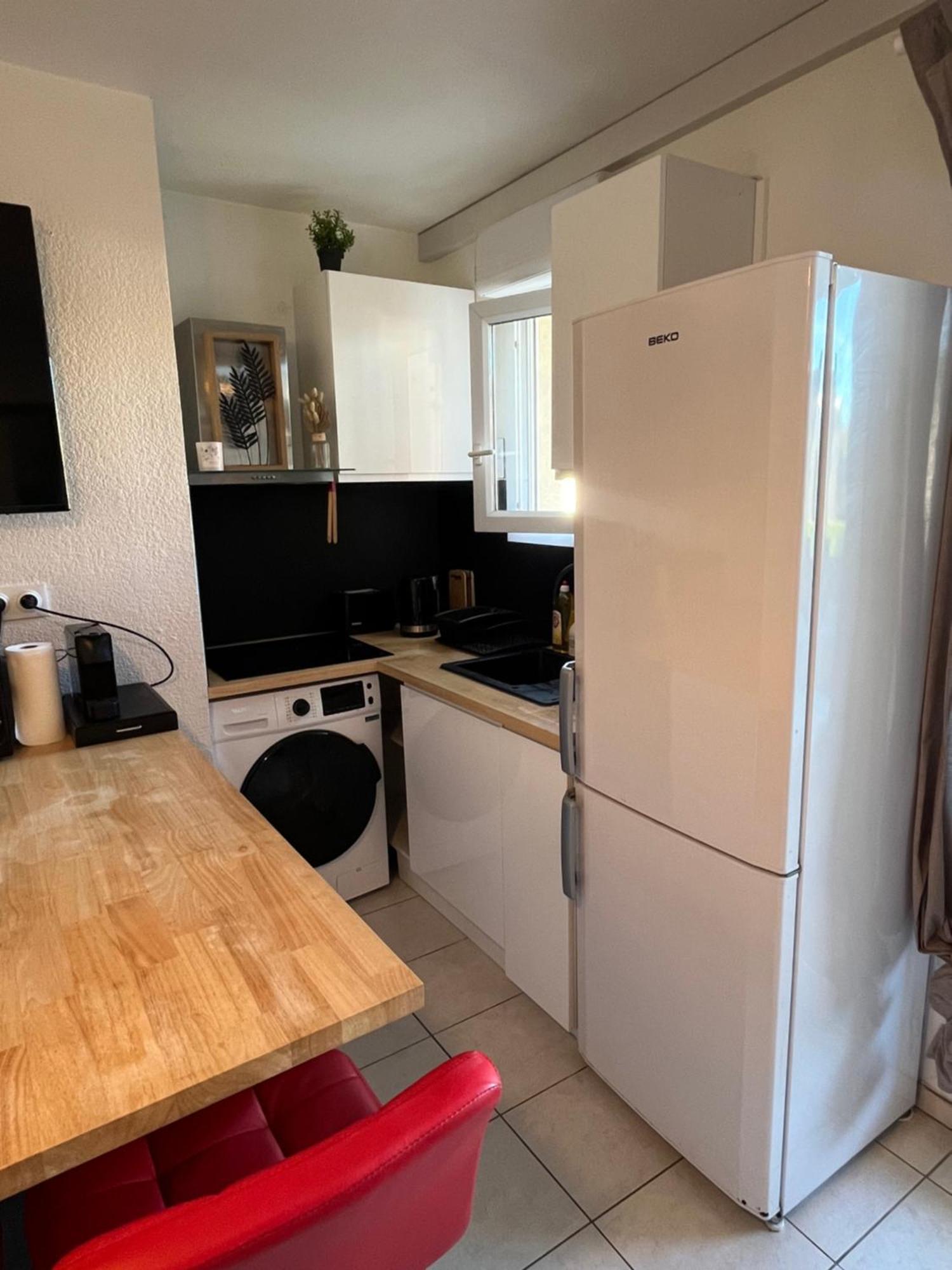 Joli T2/ Tram/ Clim/ Parking/ Wifi/ Piscine Appartement Montpellier Buitenkant foto