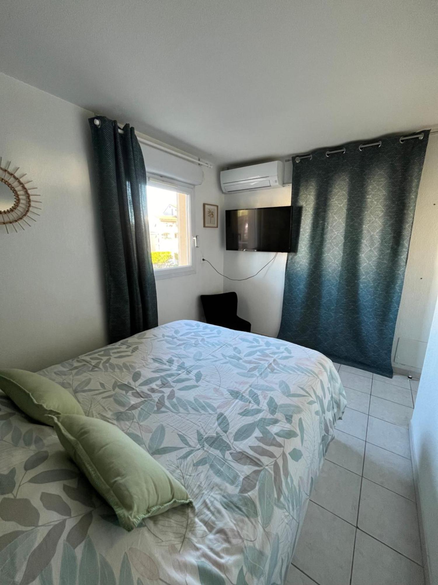 Joli T2/ Tram/ Clim/ Parking/ Wifi/ Piscine Appartement Montpellier Buitenkant foto