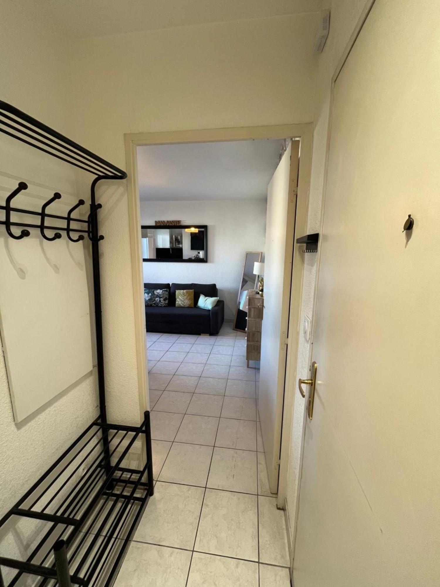 Joli T2/ Tram/ Clim/ Parking/ Wifi/ Piscine Appartement Montpellier Buitenkant foto