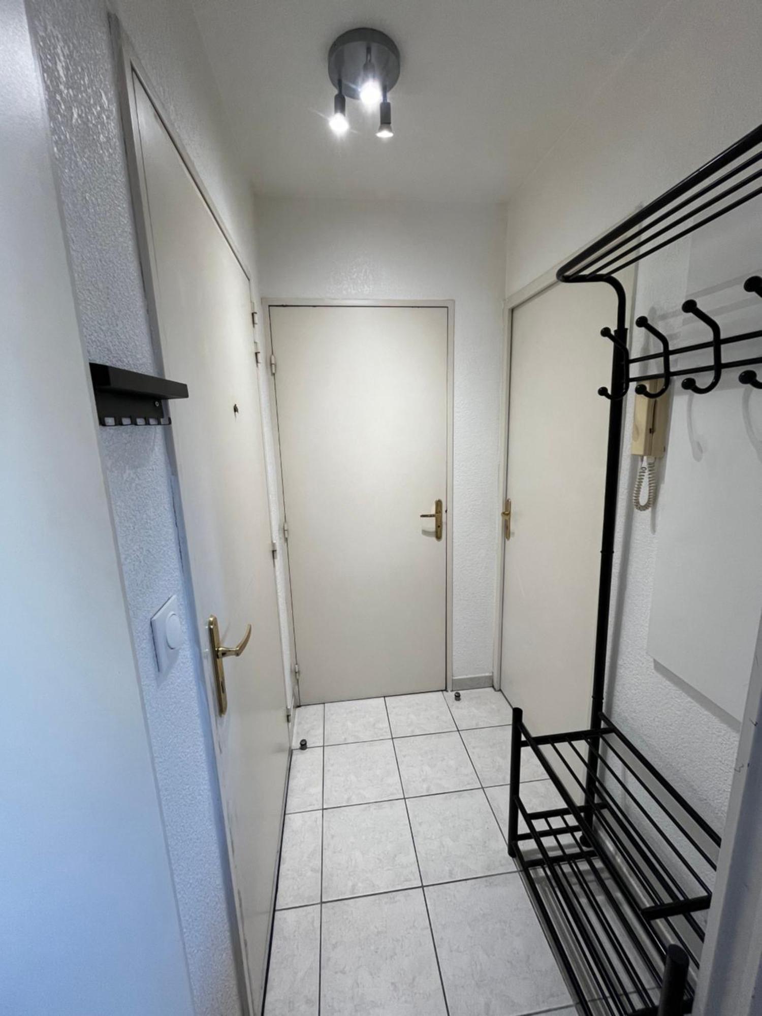 Joli T2/ Tram/ Clim/ Parking/ Wifi/ Piscine Appartement Montpellier Buitenkant foto