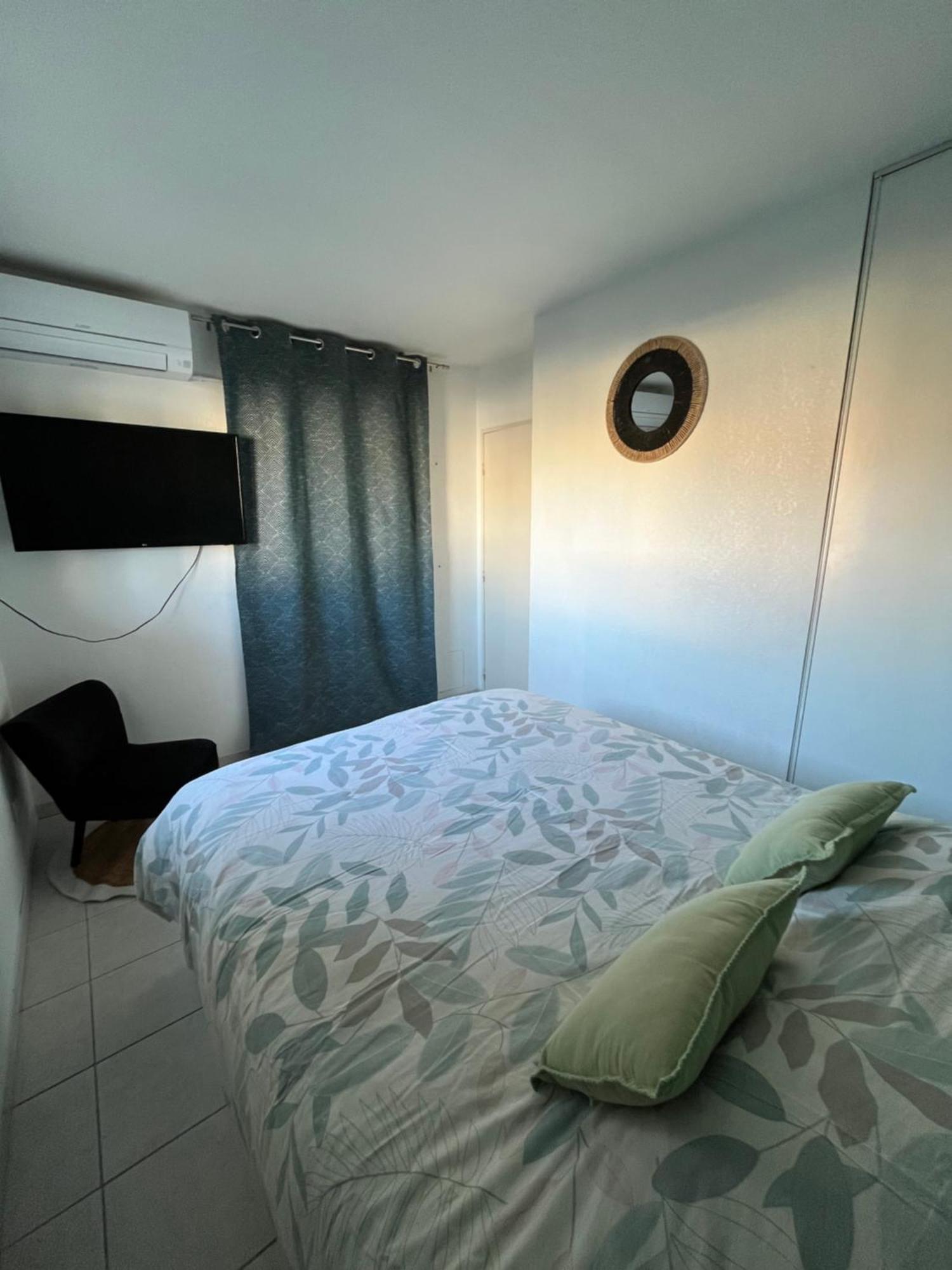 Joli T2/ Tram/ Clim/ Parking/ Wifi/ Piscine Appartement Montpellier Buitenkant foto
