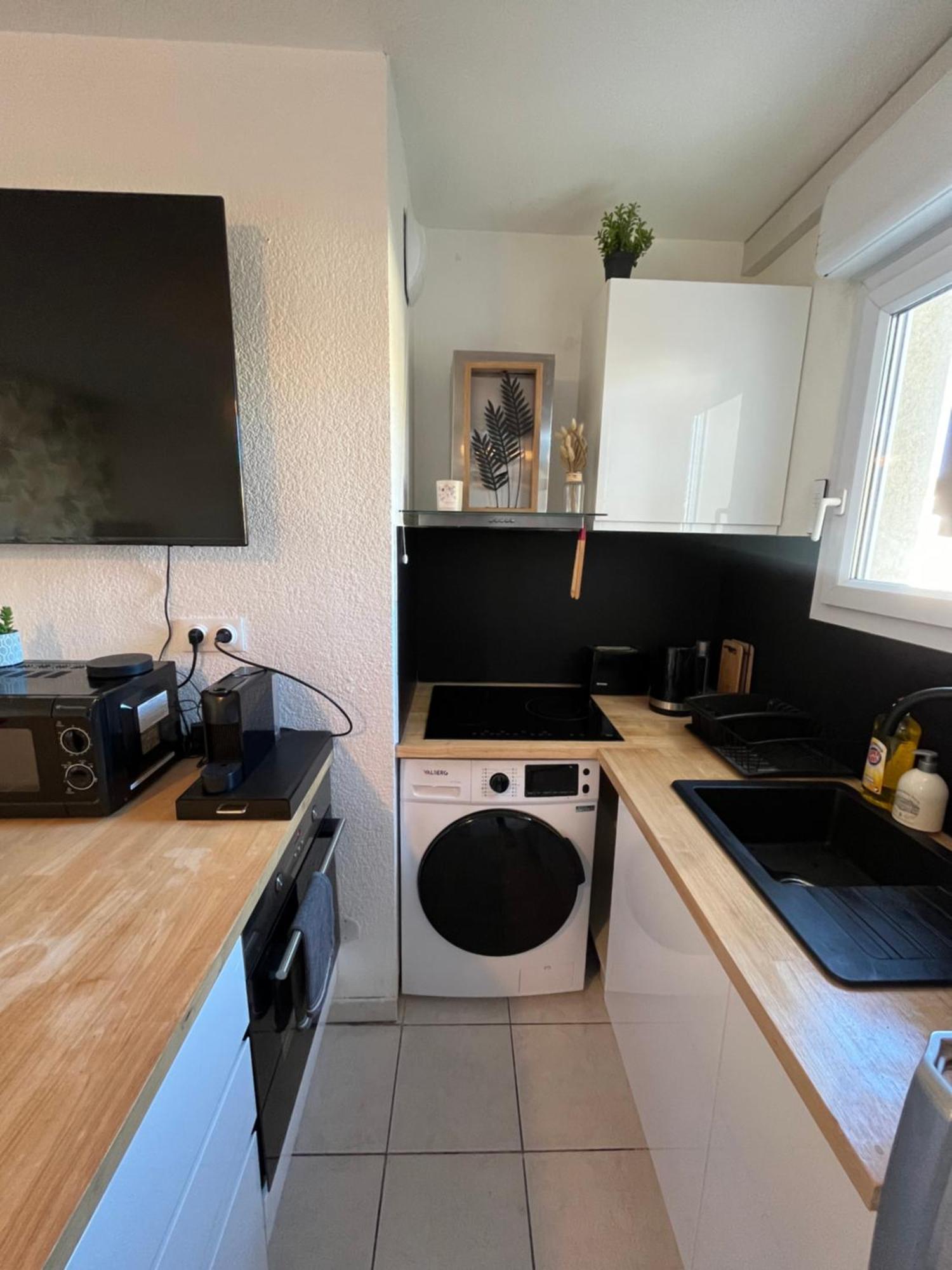 Joli T2/ Tram/ Clim/ Parking/ Wifi/ Piscine Appartement Montpellier Buitenkant foto