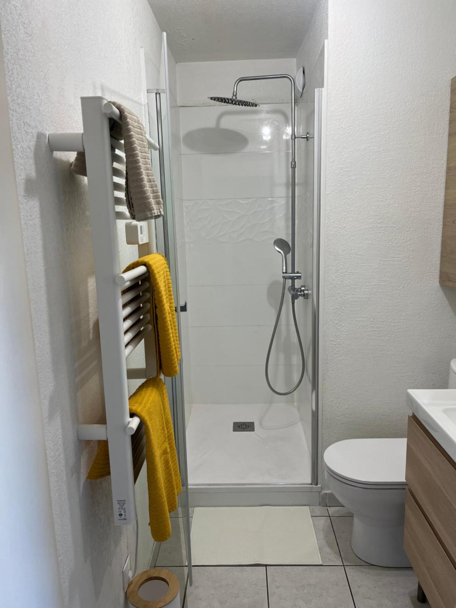 Joli T2/ Tram/ Clim/ Parking/ Wifi/ Piscine Appartement Montpellier Buitenkant foto